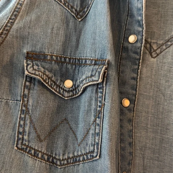 Wrangler Retro Blue Denim Shirt - Picture 3 of 4